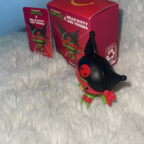 McDonald happy meal Hello Kitty x Raphael Green and Black Action Figure kurumi - Picture 3 of 6